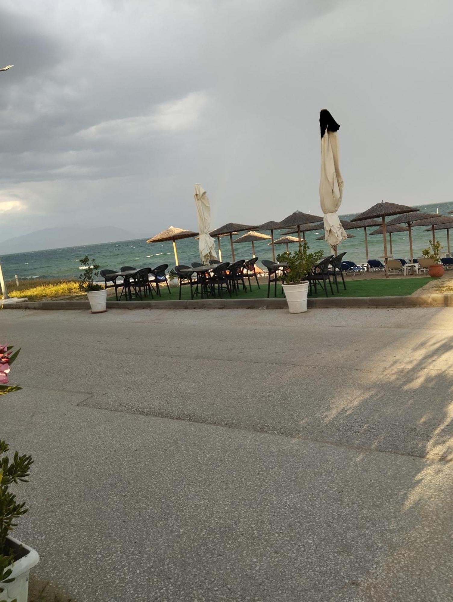 Bella Vista Apartments เนอาวรัสนา ภายนอก รูปภาพ
